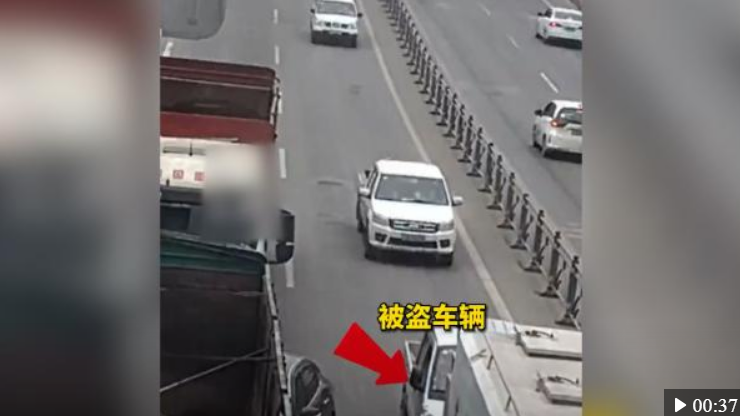 盗贼逃窜误入车流被“瓮中捉鳖”凤凰网湖北_凤凰网