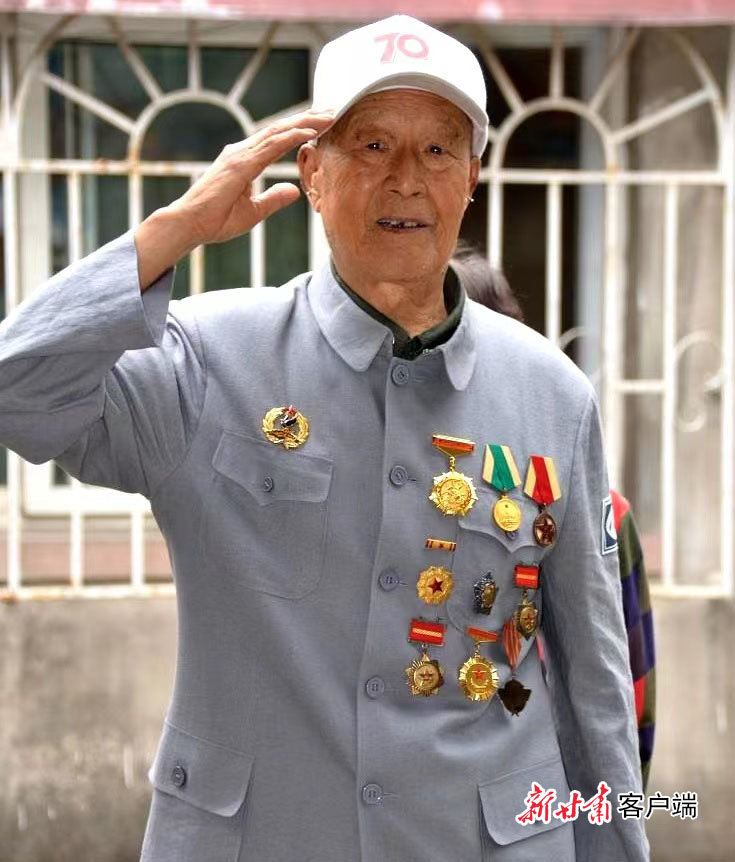静宁籍老红军余新元