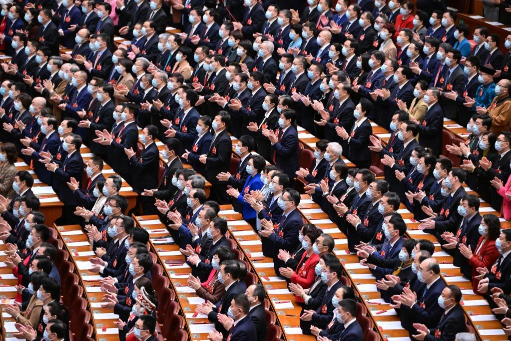 现场图集:十四届全国人大一次会议举行第三次全体会议