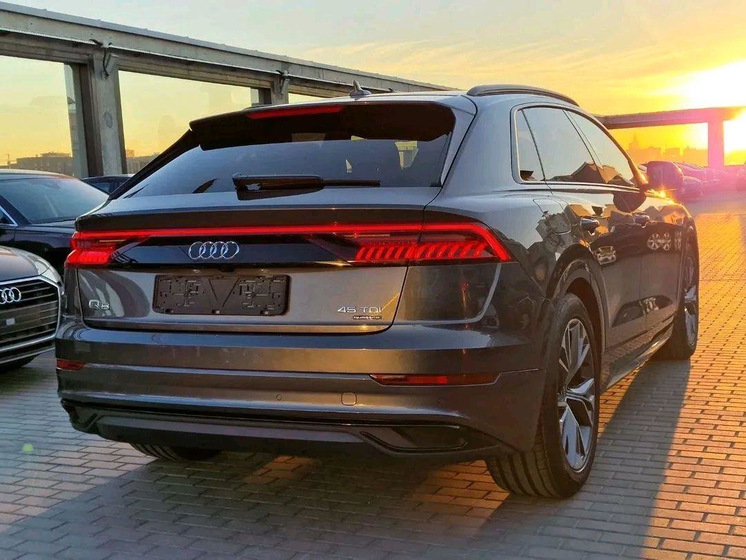 2022款奥迪q8标准3.0天津现车63.8万_凤凰网汽车_凤凰网