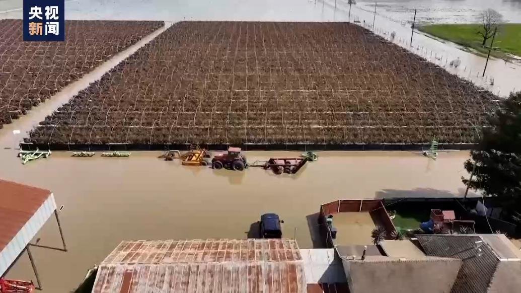 美国加州持续强降雨致洪水泛滥，当地居民生活深受影响