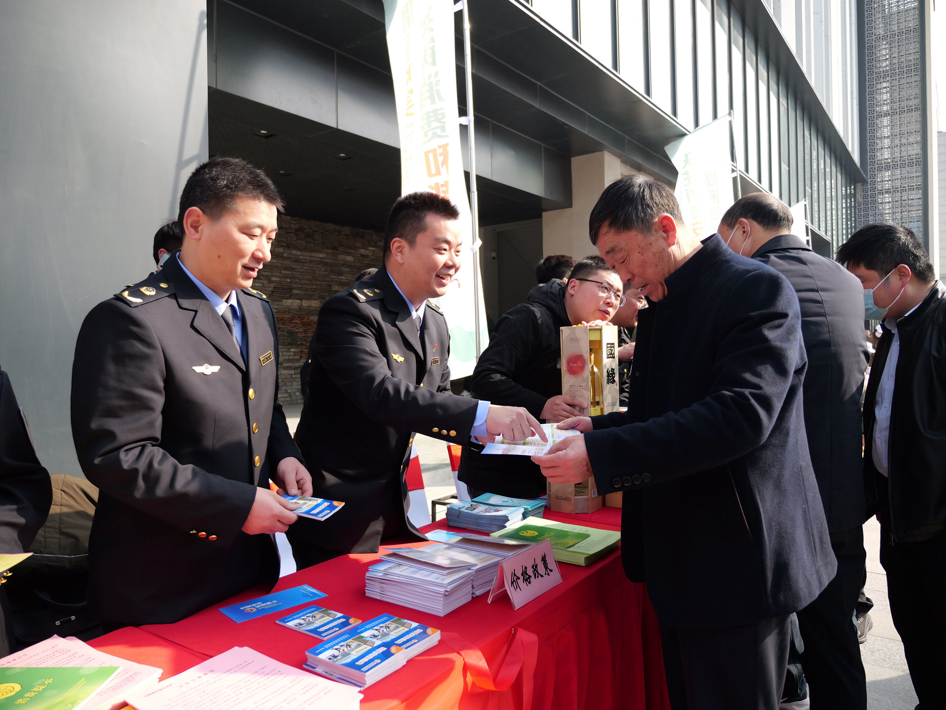 共建诚信社会，提振消费信心！盐城市亭湖区开展“315”系列活动