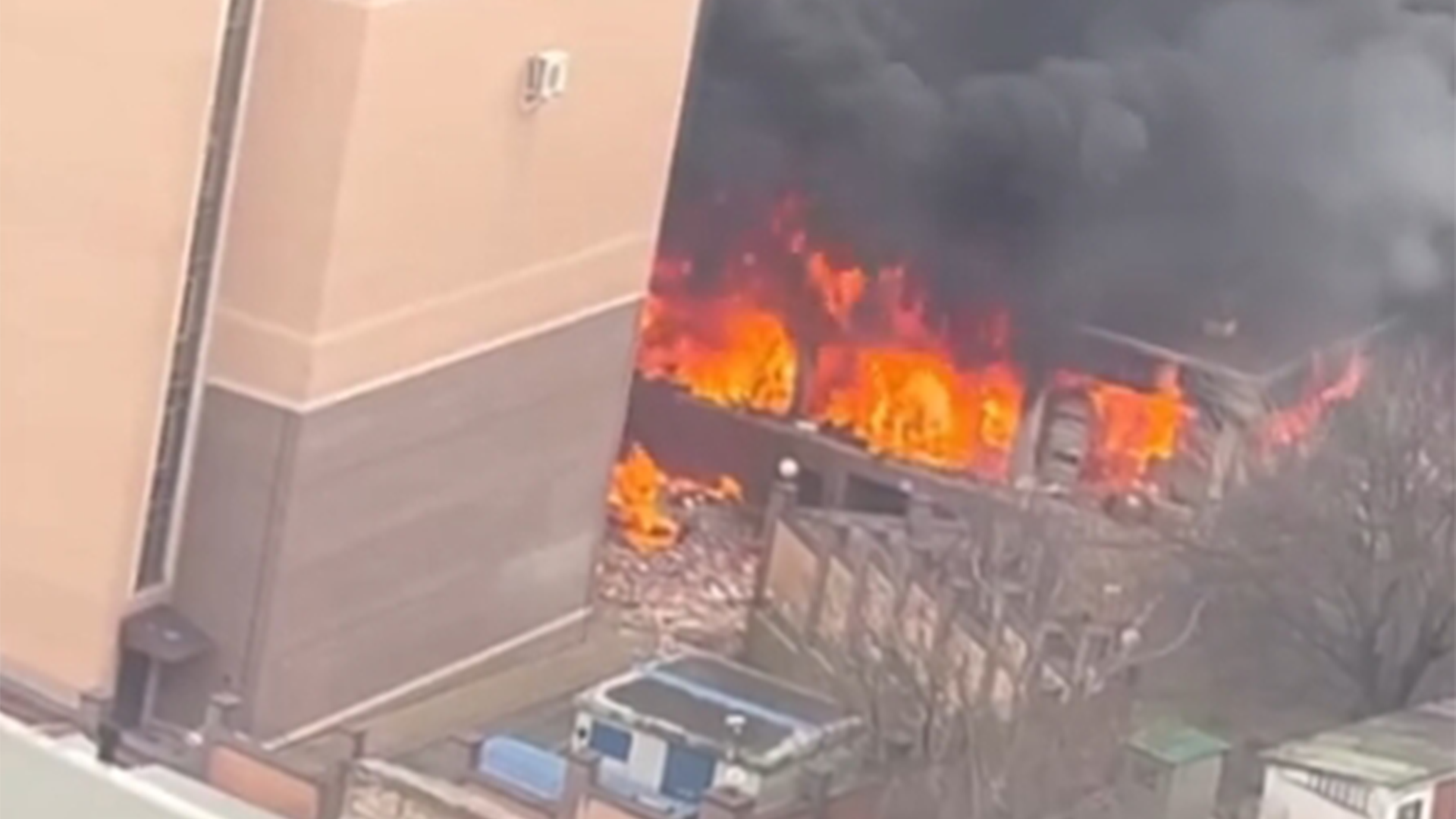 俄罗斯联邦安全局一大楼发生火灾，目击者称听到爆炸声