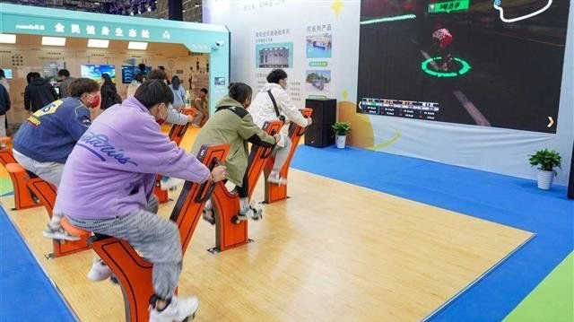 高科技带来不一样的感觉，武汉青少年<em>体育</em>博览会展现健身新玩法
