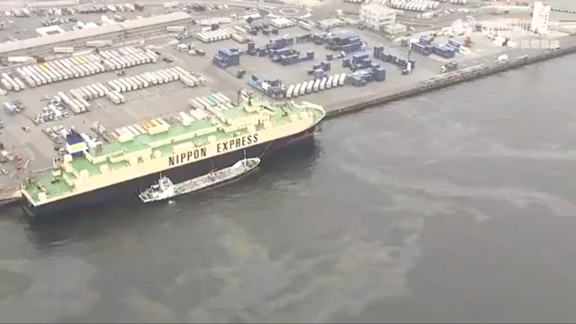 日本东京湾出现石油泄漏，事故原因不明