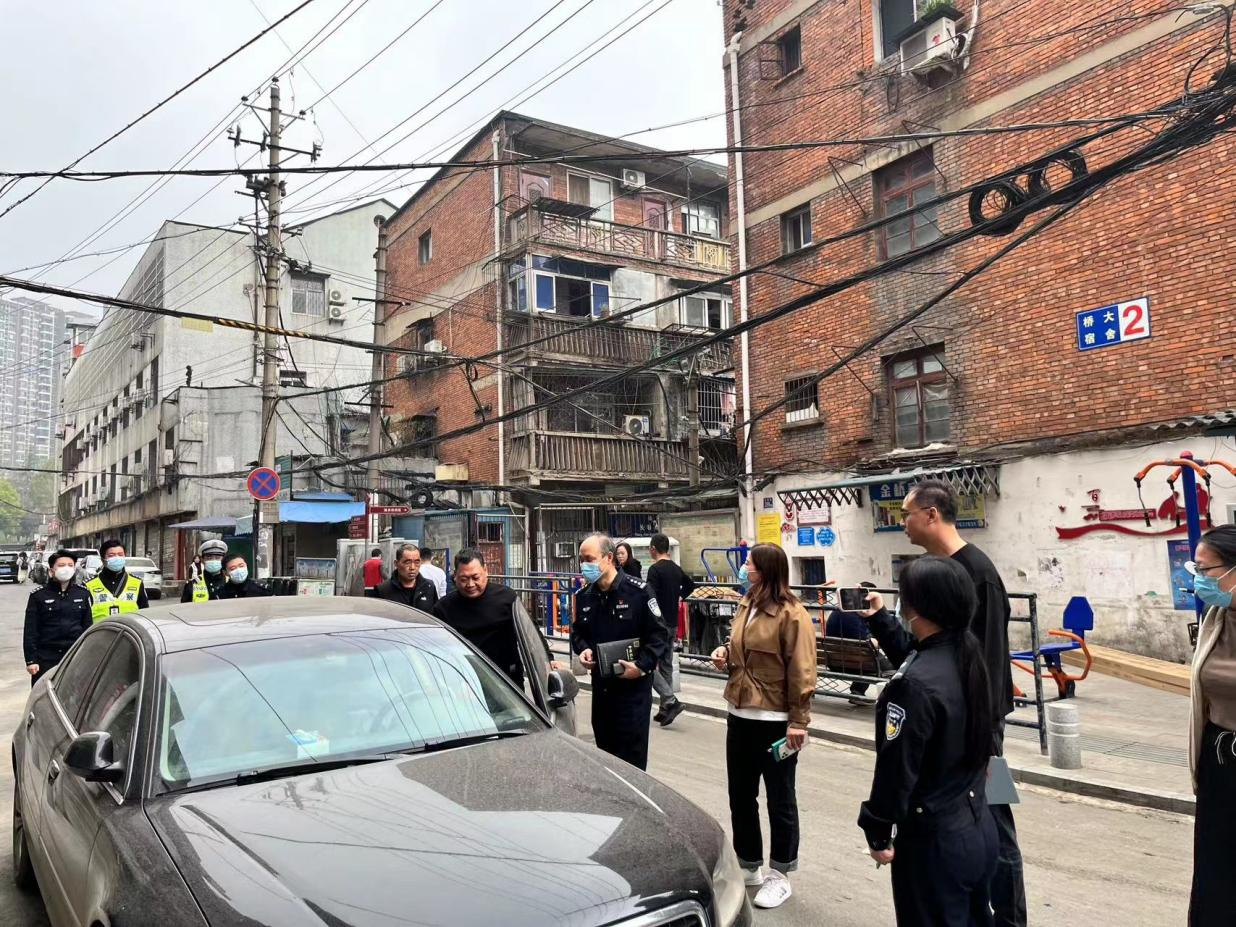 武昌区人大代表促多方联动 共同缔造解决居民出行问题