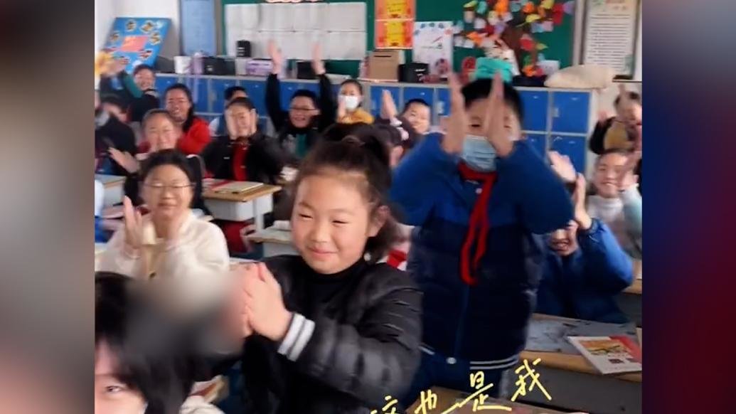 双向奔赴的爱！女老师病假后返校被学生反应暖哭