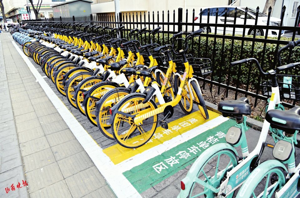 太原街头出现“四色停车位”
