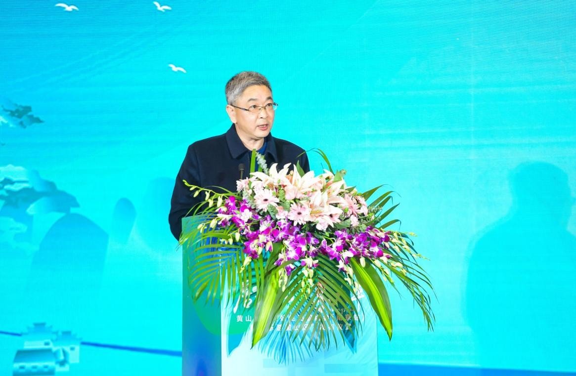 员胡庆德,黄山市住建局党组成员吴东升,黄山区委常委,副区长洪伟安