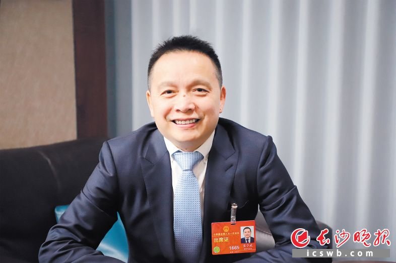 全国人大代表、盐津铺子董事长张学武。受访者供图