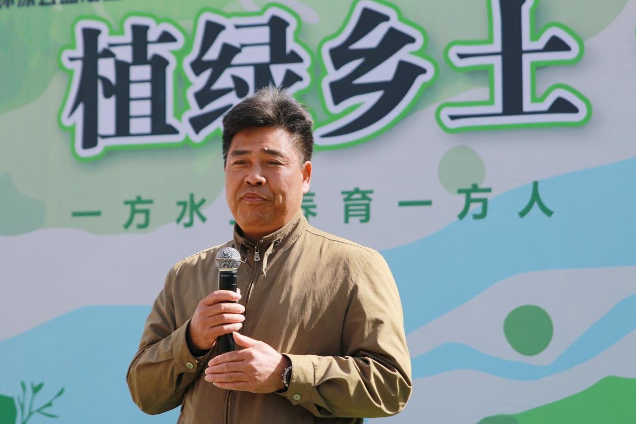河南省鸟类学会理事长、郑州师范学院教授李长看