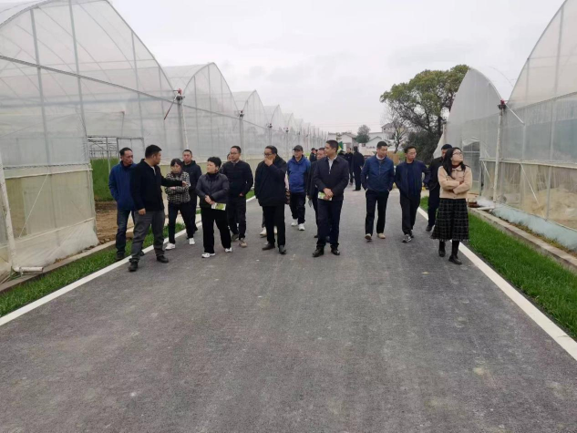 进贤县张公镇赴安义新建观摩学习