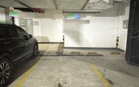 王女士所购买的产权车位,充电桩现未安装。图/记者傅一波