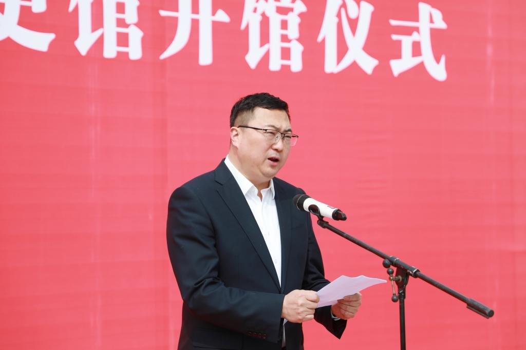 捐建单位中国工商银行淮南分行行长陈庆致辞