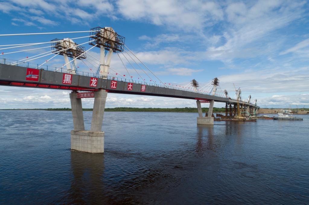 这是中俄黑河—布拉戈维申斯克界河公路大桥。新华社记者 王建 摄