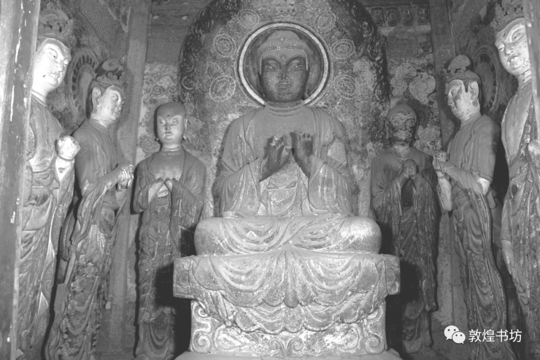 麦积山石窟第4窟第7龛正壁造像