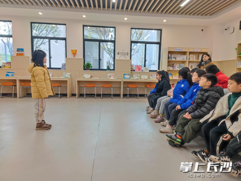 毛芊雅同学分享观展体会。