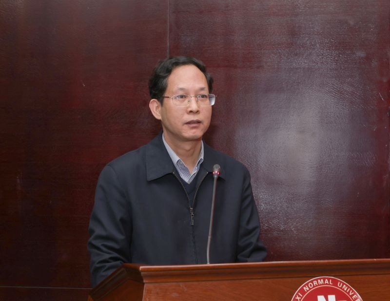 江西省高级人民法院党组副书记、副院长居国屏致辞