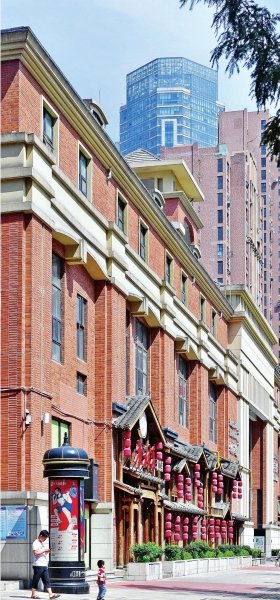 青山区八大家“红房子”如今变身为红坊里。