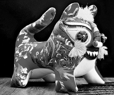 刘兰芳香包作品 图片由作者提供