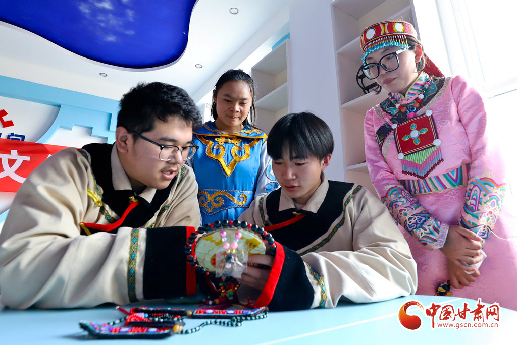 肃南：非遗进校园 文化“活”起来