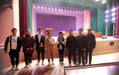 范璐璐教授、宋芙佳同学与合肥一中天文社成员合影