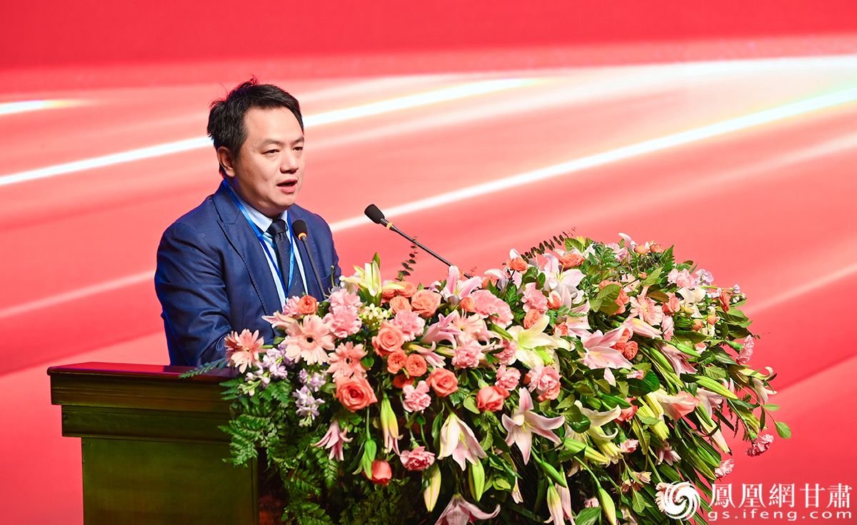 华为技术有限公司全球技术服务副总裁周宇说,华为与酒钢集团等企业进一步做实了产业数字化。杨艺锴 摄