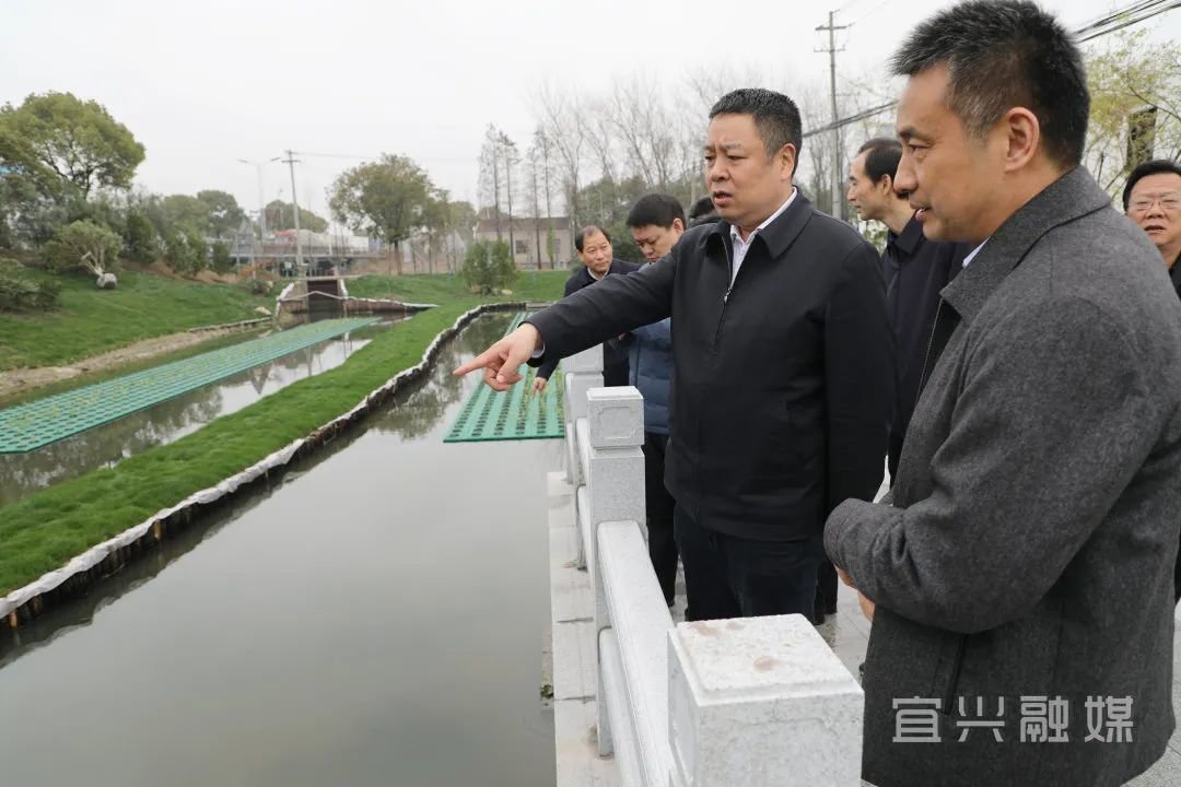 宜兴市长胡小坚确保断面水质稳定达标太湖水环境质量持续改善