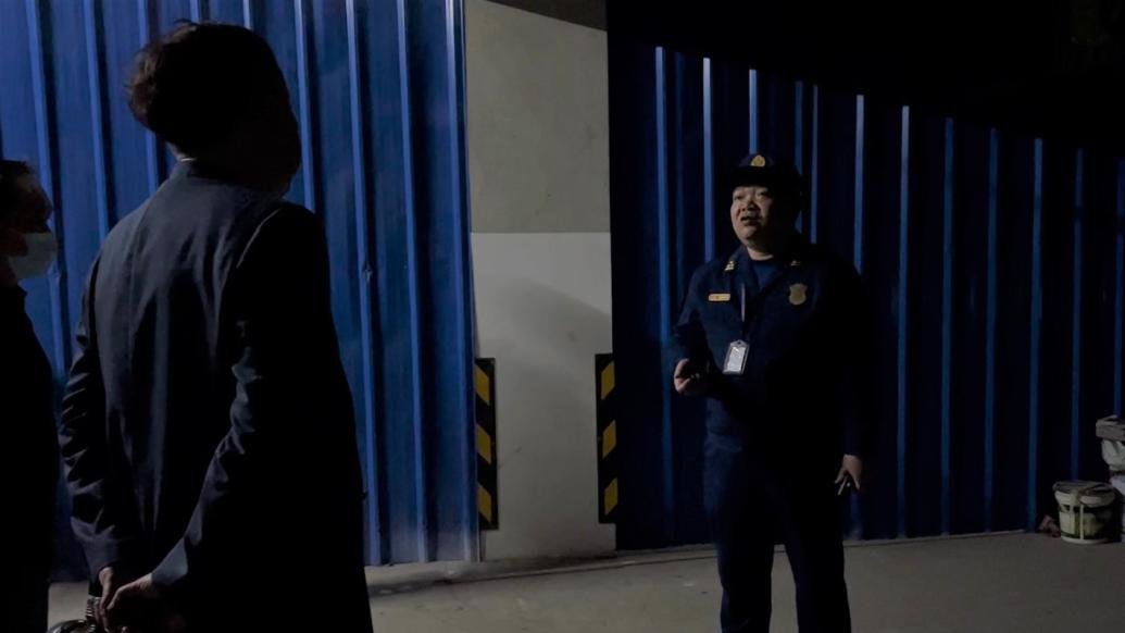 地下停车场“变身”商用仓库，消防责令整改