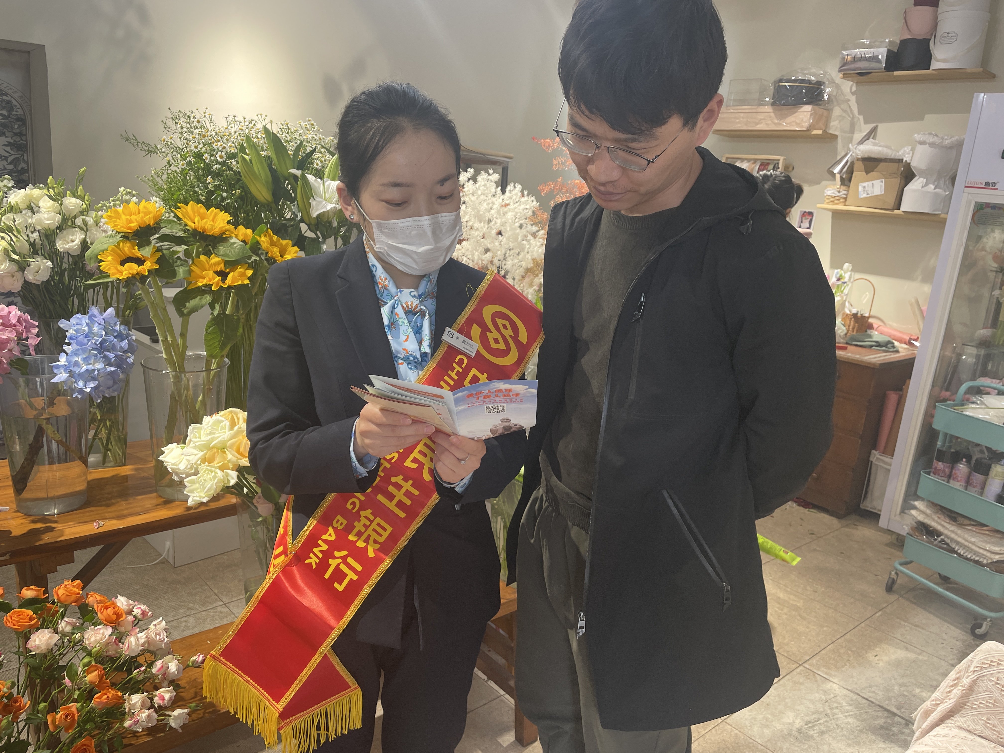 民生银行如何转接人工客服(民生银行客服电话怎样转人工)