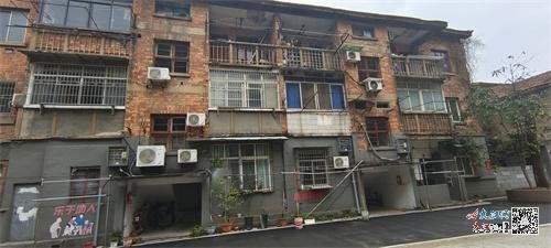 西湖区建功社区内老楼“病危”