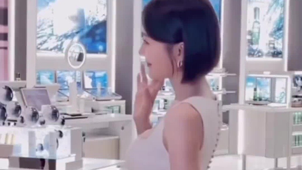 秦岚回应恋情：感情状态如大家所见，这是默认和魏大勋恋情？