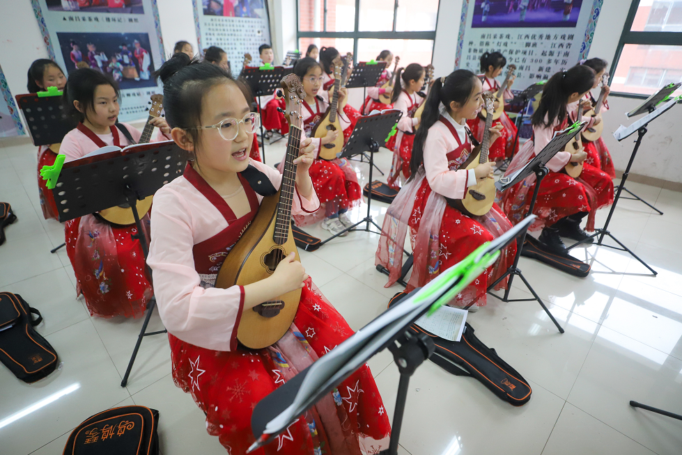 南昌市南昌县莲塘三小:坚持美育办学 推动素质教育落在实处