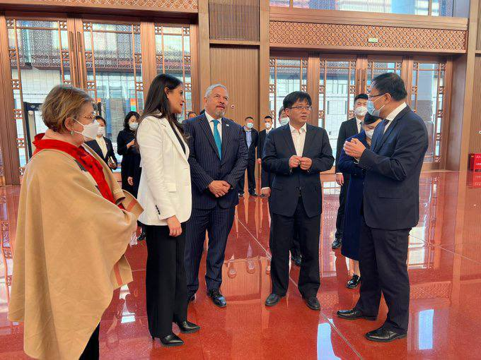 洪都拉斯代表团参访中国共产党历史展览馆