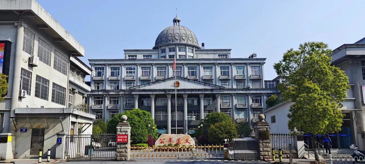 3月31日，豫章书院案在萍乡市安源区法院开庭重审。本文图片均为 澎湃新闻记者 罗振宇 图