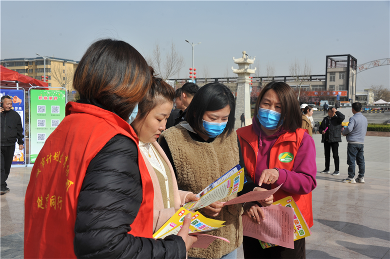 邹城市启动民营企业招聘月活动，首家镇级就业服务驿站正式启用