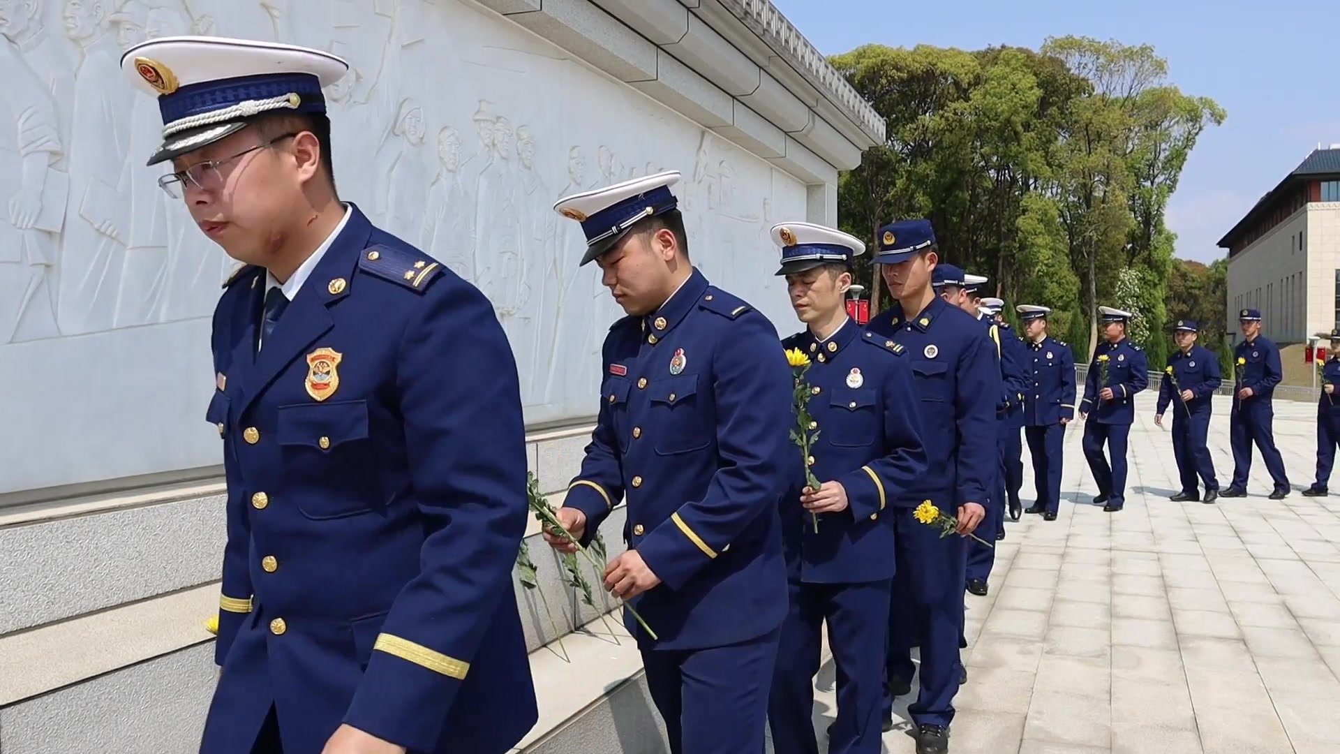 南昌市红谷滩区消防救援大队举行清明祭英烈活动