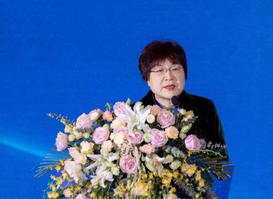 陕西省通信管理局局长高彩玲致辞.