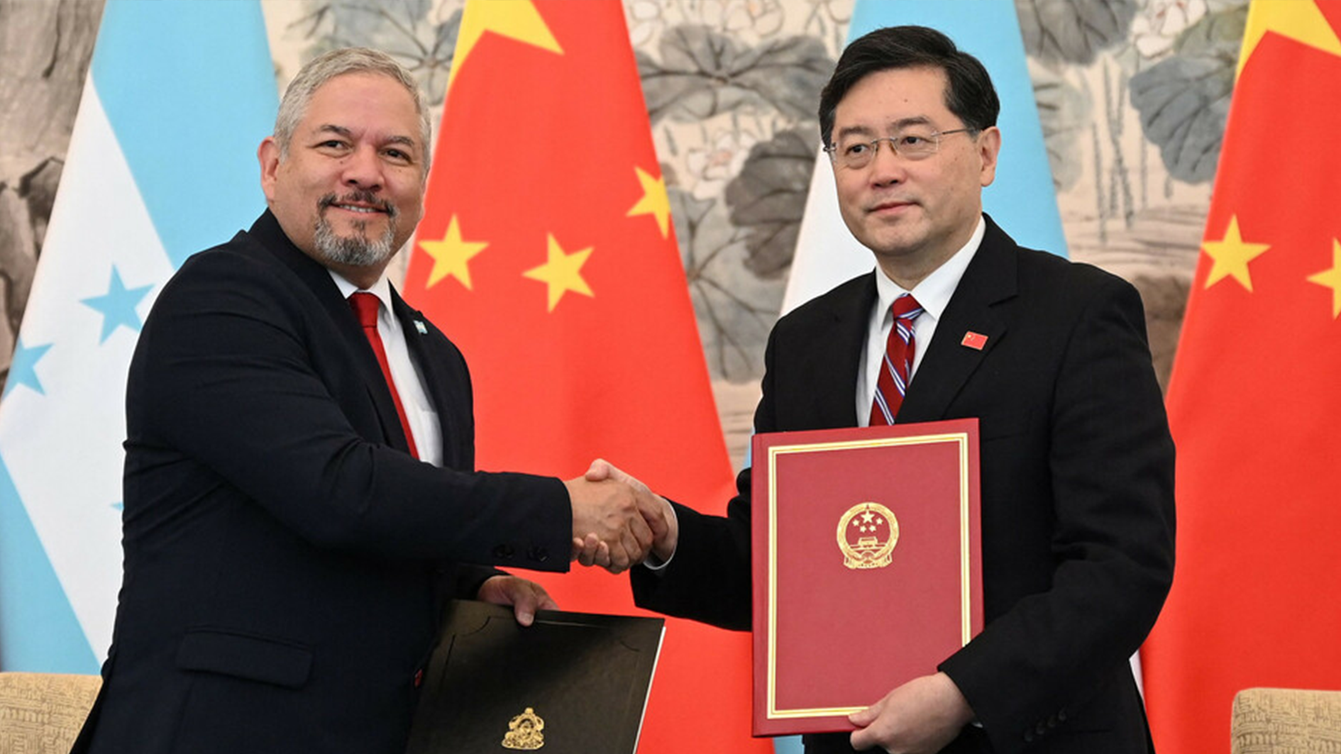 中国与洪都拉斯签署联合公报正式建交