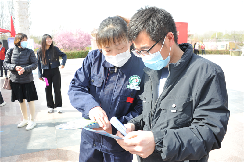 邹城市启动民营企业招聘月活动，首家镇级就业服务驿站正式启用