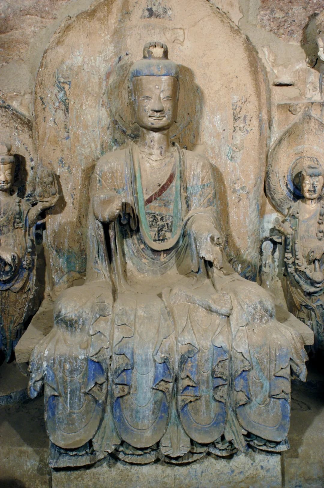 ▲ 14 2窟正壁坐佛，北魏晚期。