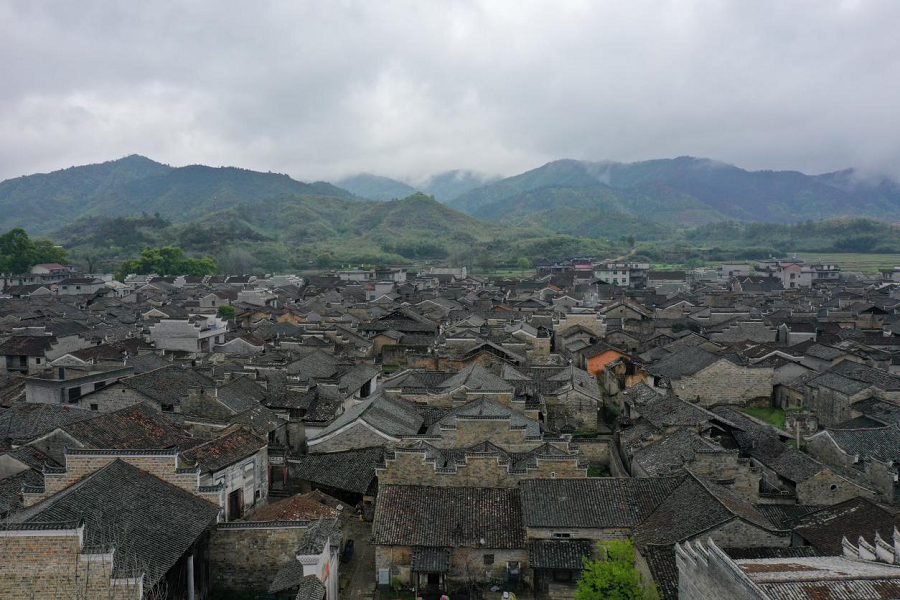 航拍江西省抚州市乐安县牛田镇流坑古村建筑群。新华网发 邱志超 摄