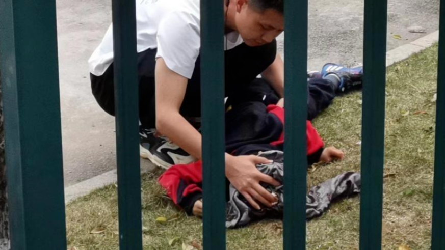 长沙一小学墙体脱落砸伤4名小学生,其中一重伤学生尚未脱离危险_凤凰网