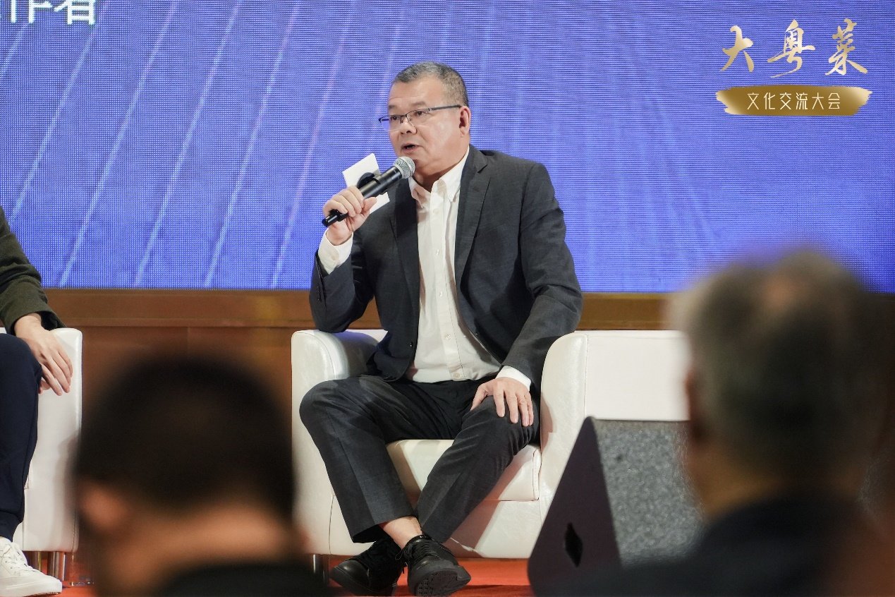 美食家、潮菜研究会会长、《舌尖上的中国》《风味人间》美食顾问、《风味原产地》潮汕篇总顾问张新民先生