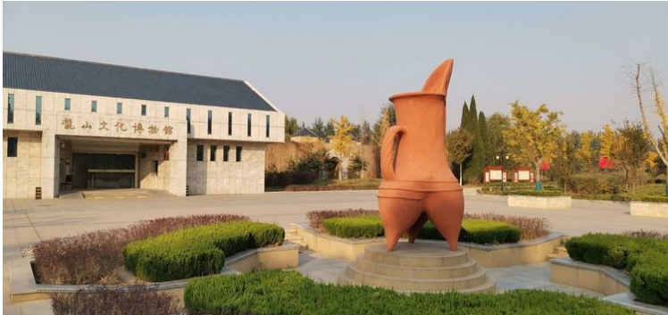 （龙山文化博物馆）