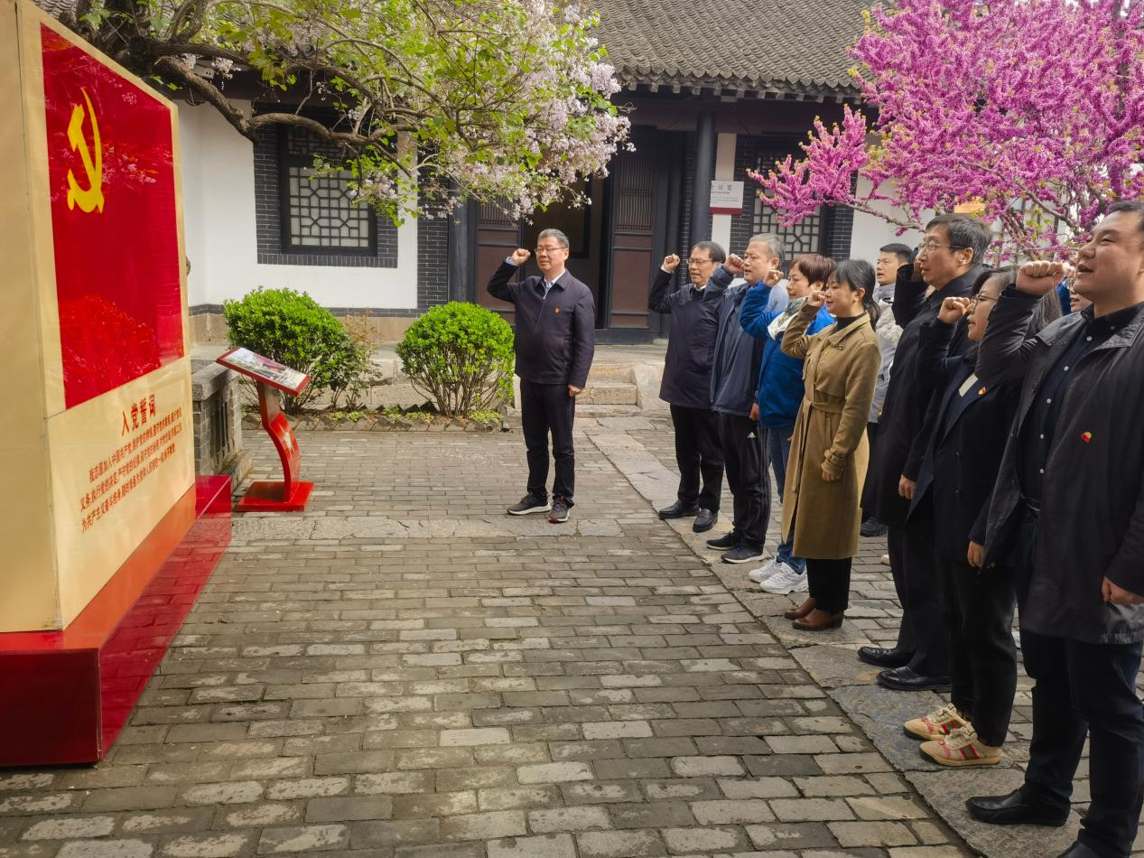 中国进出口银行河北省分行联合河北汉光重工有限责任公司开展主题党日活动