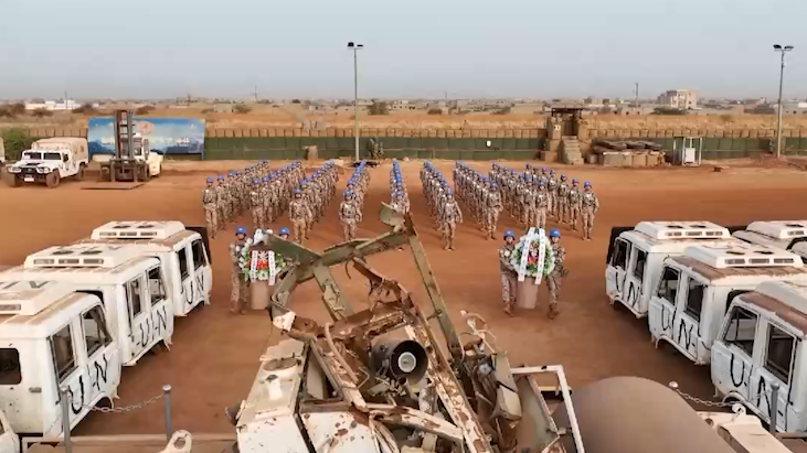 中国第10批赴马里维和部队开展清明祭扫活动