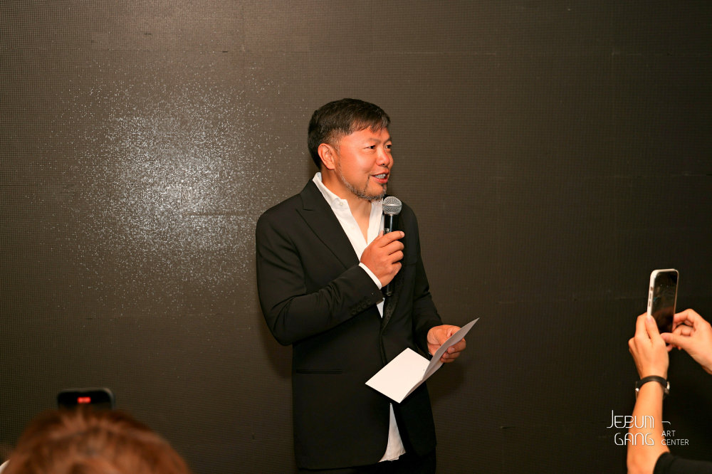 杨冕个展“照见”开幕,用“CMYK”串起西藏壁画源流