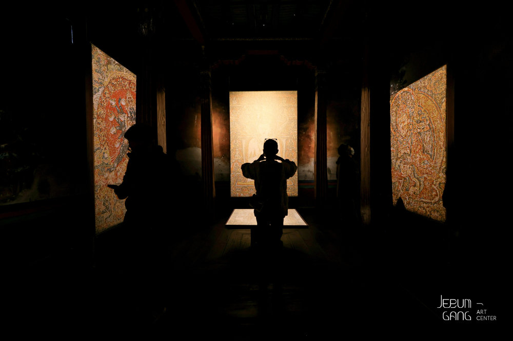 杨冕个展“照见”开幕,用“CMYK”串起西藏壁画源流