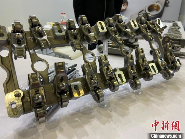 资料图：汽车零部件。 林波 摄